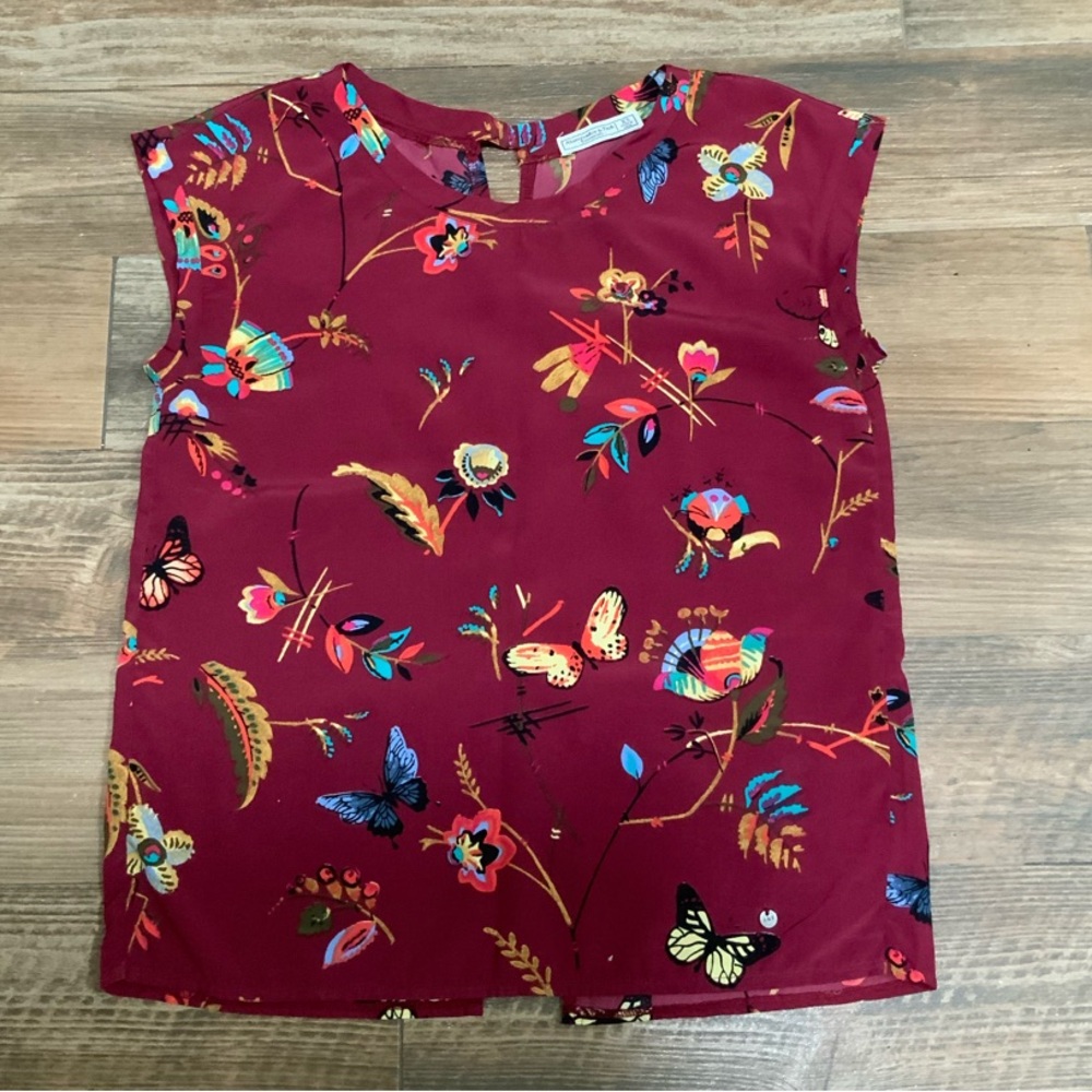 Abercrombie & Fitch Floral Burgundy Maroon Women XS Blouse floral open back slit
